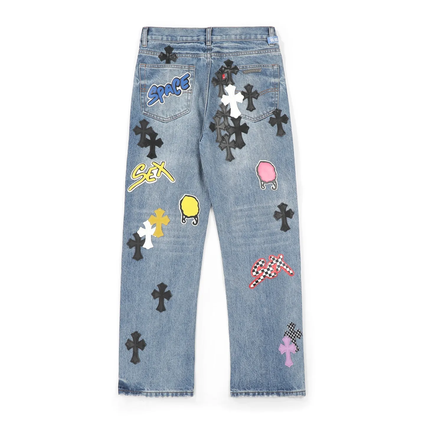 P320 Chrome Heart Blue Ox King Graffiti Multi-Color Leather Jeans [Same Style as L*Xiang] Chrome Heart Blue Ox King Graffiti Multi-Color Leather Jeans are the “king of the market” in the fashion industry! Made of high-quality denim and processed through complex washing processes, the distressed effect is super unique. The multi-color leather and graffiti design bring out the cool street genes of Crowe. Each pair of pants is unique, and you can directly transform into a street trend ICON when you put it on. The matching method is super cool: High street style: Pair it with a black hooded sweatshirt, thick-soled boots, and stacked silver chains. When you go to the stage or on the street, you will have an aura of 2.8 meters. You can slay at concerts and out on the street. Mix and match trendy styles: wear a suit jacket + canvas shoes for boys, and wear a short crop top + dad shoes for girls. Mix and match to create a sense of contrast, full of fashion sense, and the hair tie will get likes in seconds when taking photos. Couples share the same style: one pair with each other, the boy wears a solid color T + sneakers, the girl wears a short top + sneakers, they are the most eye-catching trendy couple when they go out, and they keep turning heads! No matter what your style is, these pants can help you grasp the essence of the trend. It is a must-have for trendy players. You will look the most beautiful on the street when you put it on! Size: 28/30/32/34/36 Waist: 70/75/80/85/90 Pants length: 102/104/106/108/110